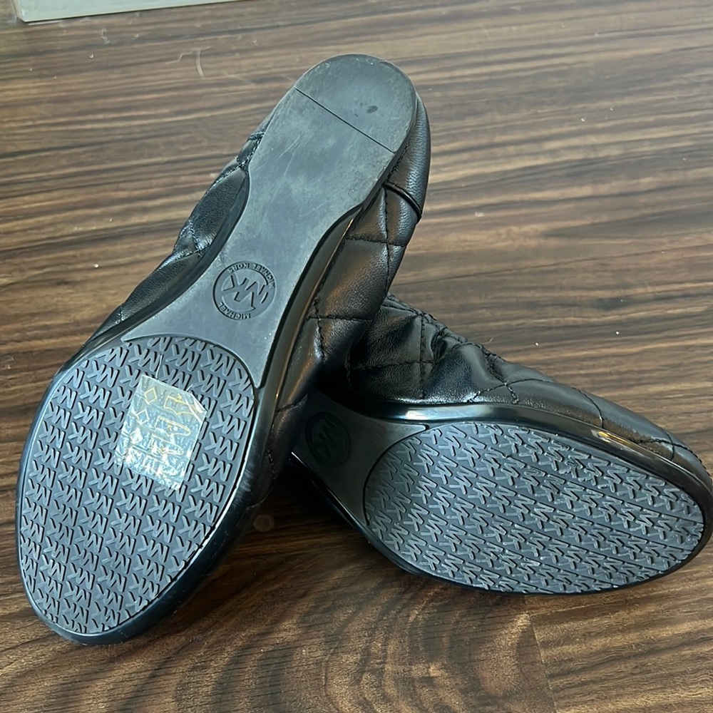 Michael Kors black slip on stretch ballet flats - Picture 2 of 3